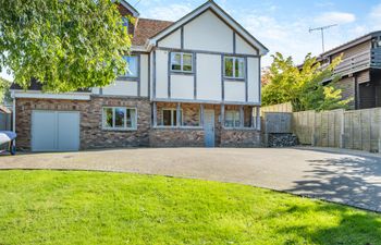 4 Bed in Seaview Holiday Home