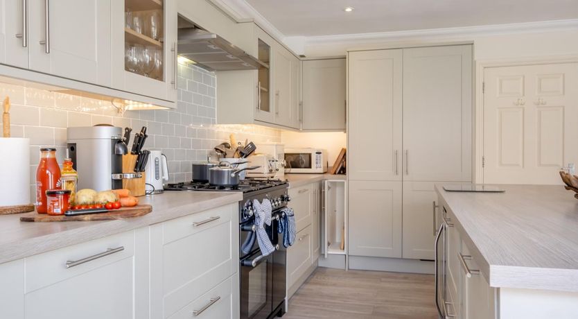 Photo of 4 Bed in Seaview