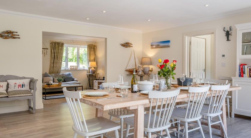 Photo of 4 Bed in Seaview