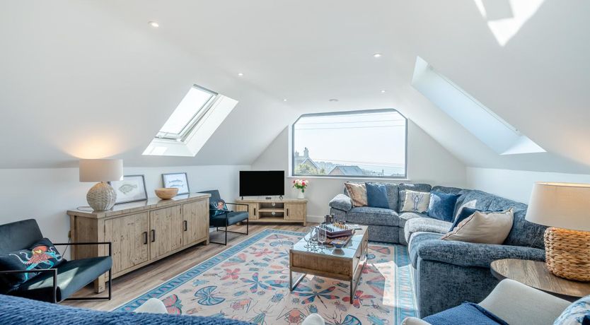 Photo of 4 Bed in Porthleven