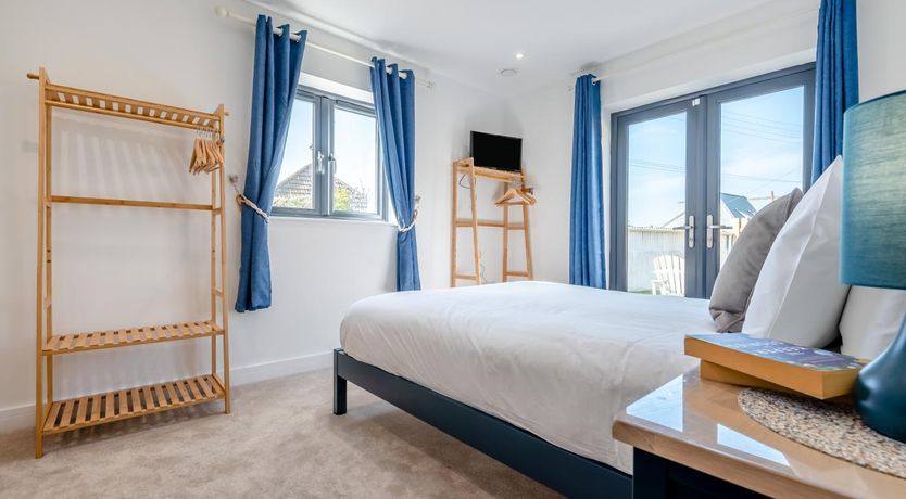 Photo of 4 Bed in Porthleven