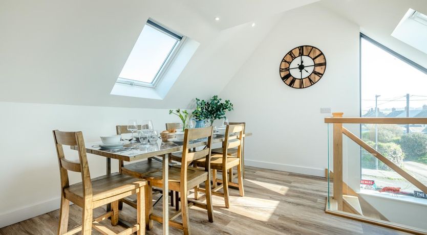 Photo of 4 Bed in Porthleven