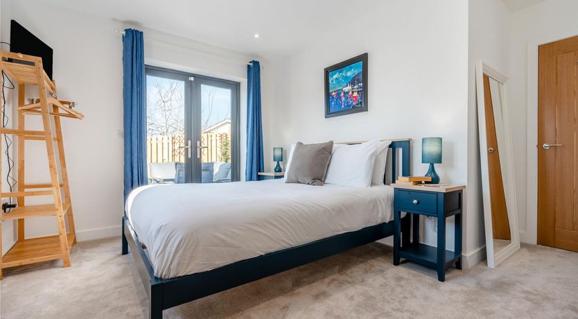 Photo of 4 Bed in Porthleven