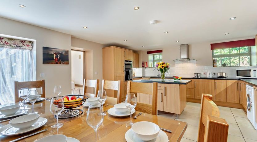 Photo of 4 Bed in Ellastone
