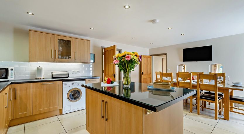 Photo of 4 Bed in Ellastone