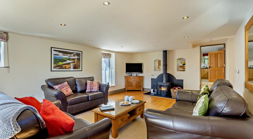 Photo of 4 Bed in Ellastone