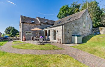 4 Bed in Ellastone Holiday Home