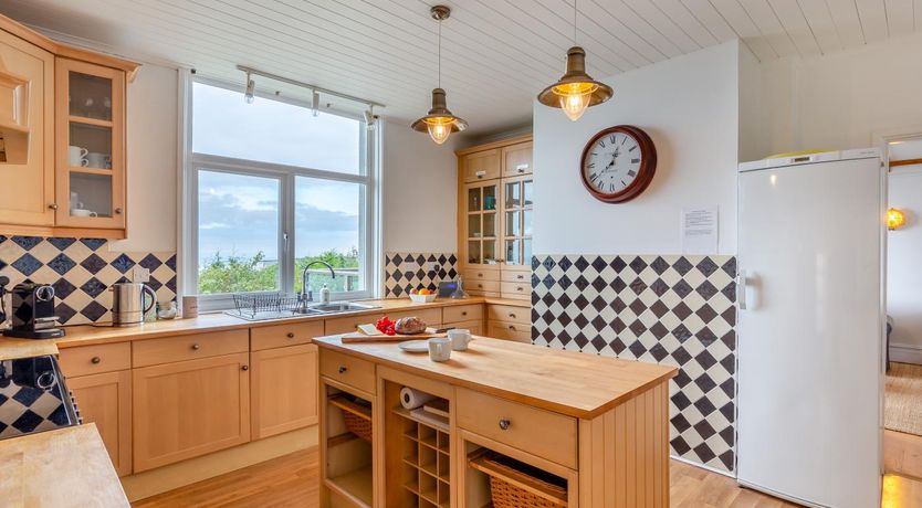 Photo of 4 Bed in Ilfracombe