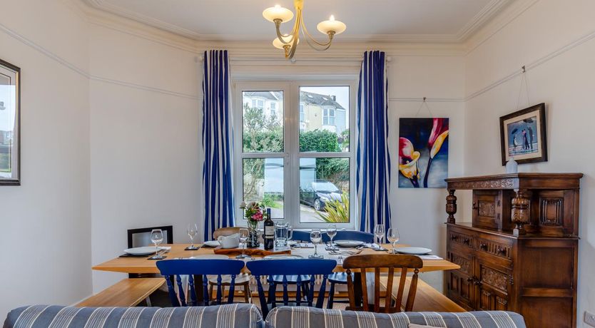 Photo of 4 Bed in Ilfracombe
