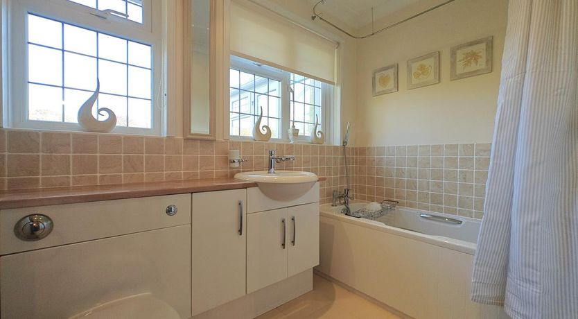 Photo of 2 Bed in Brighstone