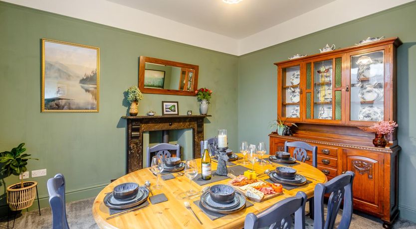 Photo of 4 Bed in Nant Gwynant