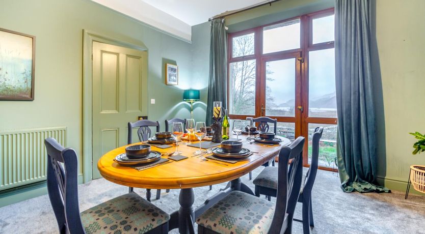 Photo of 4 Bed in Nant Gwynant