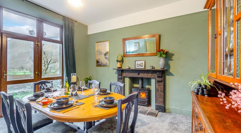 Photo of 4 Bed in Nant Gwynant