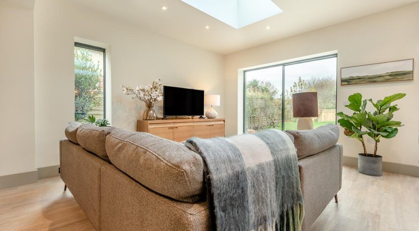 Photo of 5 Bed in Corfe Castle