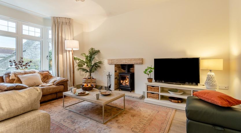 Photo of 5 Bed in Corfe Castle