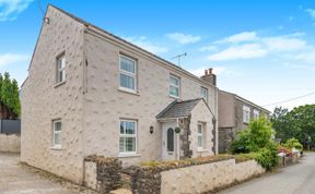 Photo of 4 Bed in St. Florence