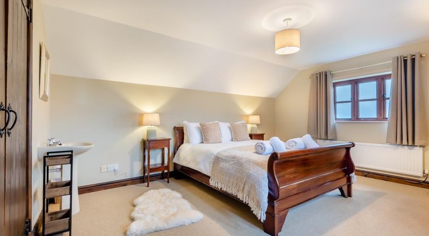 Photo of 3 Bed in Leominster