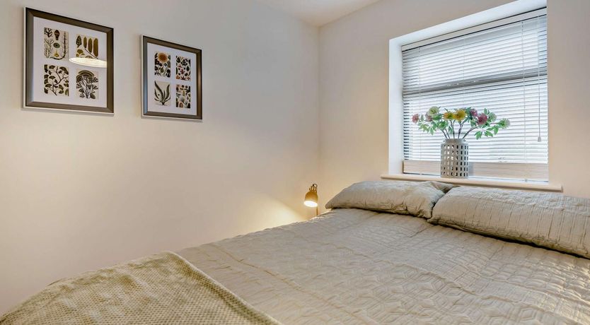 Photo of 3 Bed in Ashover