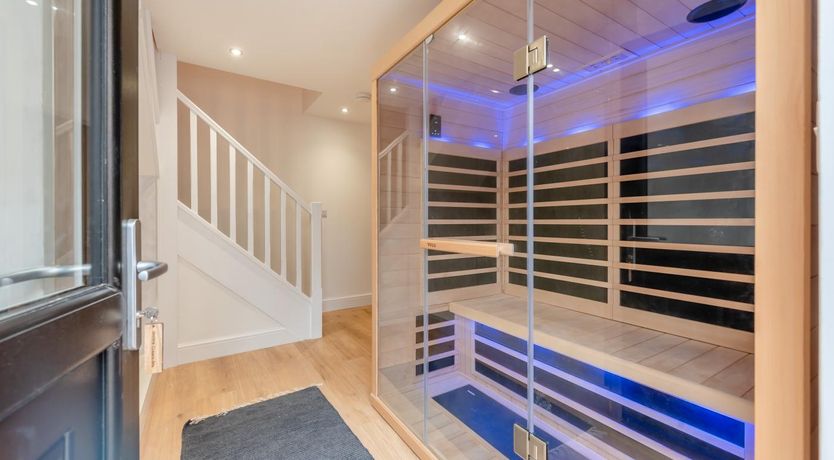 Photo of 4 Bed in Cardigan