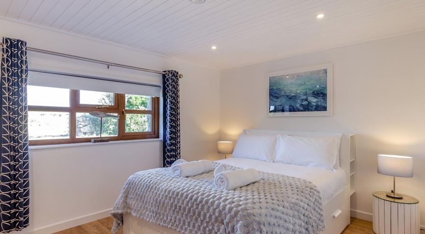 Photo of 3 Bed in St. Just