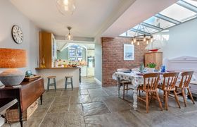 Photo of 4-bed-in-bude-3