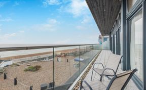 Photo of 4 Bed in Hythe