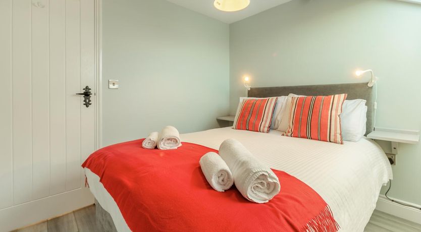 Photo of 1 Bed in Penzance