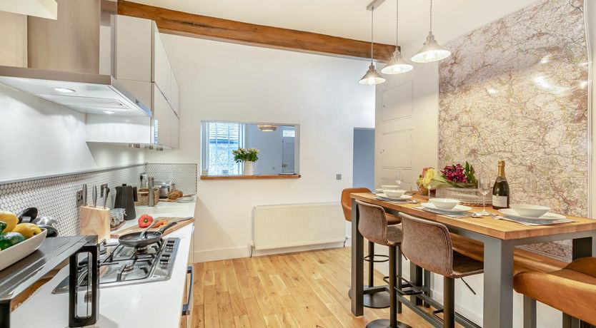 Photo of 2 Bed in Hayfield