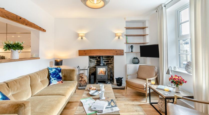 Photo of 2 Bed in Hayfield