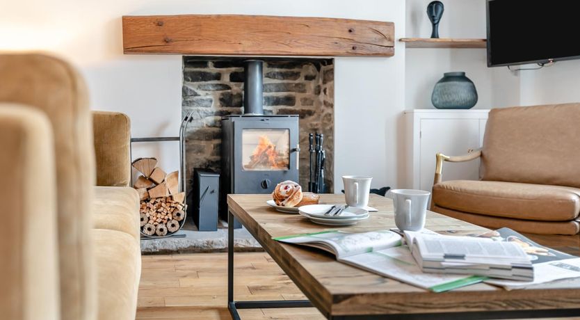 Photo of 2 Bed in Hayfield