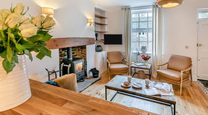 Photo of 2 Bed in Hayfield