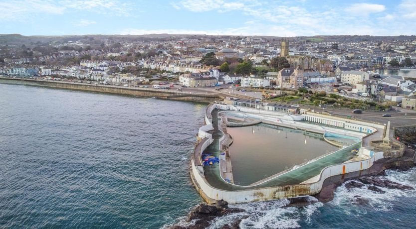 Photo of 2 Bed in Penzance