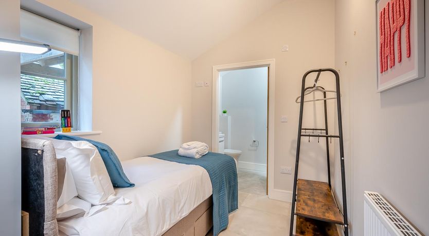 Photo of 4 Bed in Wellesbourne