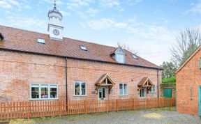 Photo of 4 Bed in Wellesbourne