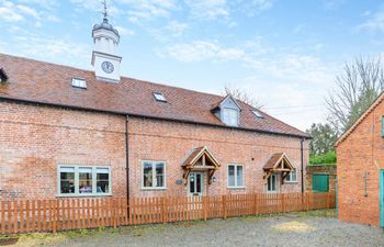 4 Bed in Wellesbourne Holiday Home