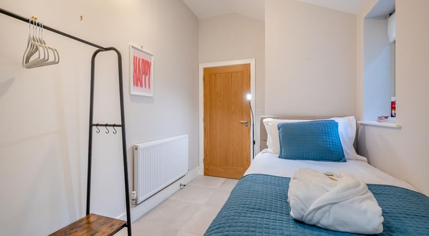 Photo of 4 Bed in Wellesbourne