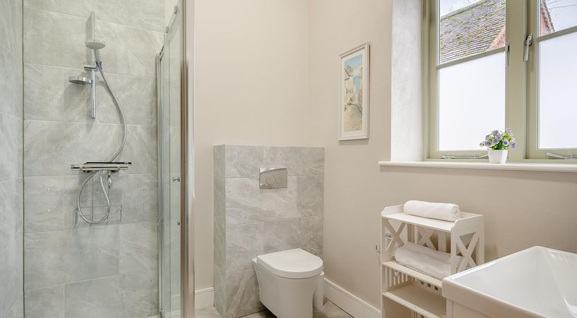 Photo of 4 Bed in Wellesbourne