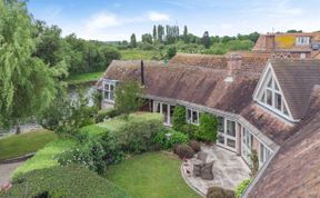 Photo of 4 Bed in Wareham