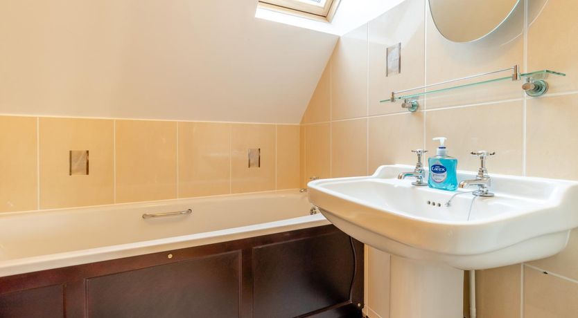 Photo of 2 Bed in Llangorse