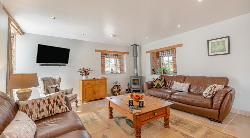 Photo of 3 Bed in Llanddarog