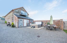Photo of 3-bed-in-llanddarog