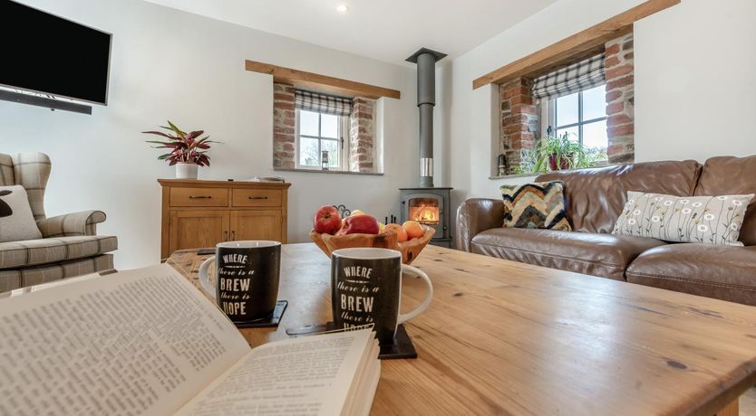 Photo of 3 Bed in Llanddarog