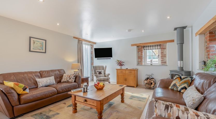 Photo of 3 Bed in Llanddarog