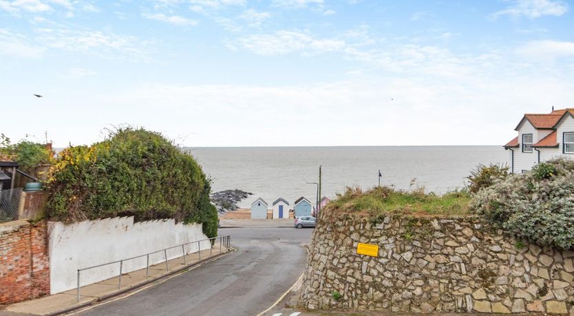 Photo of 2 Bed in Felixstowe