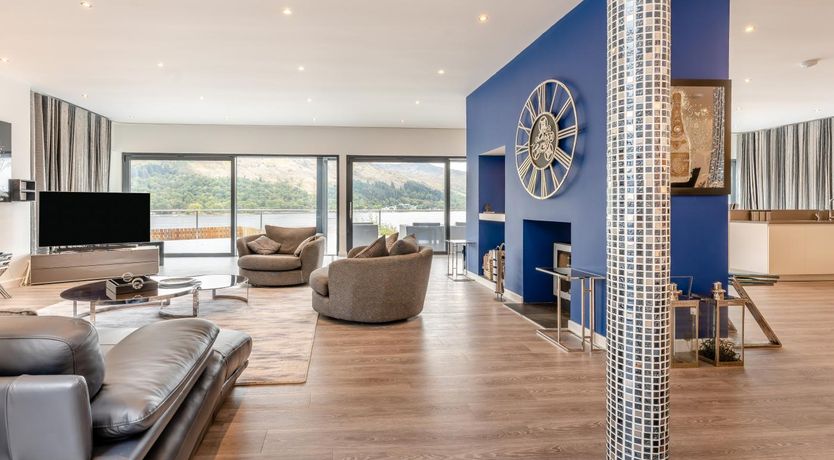 Photo of 5 Bed in St. Fillans