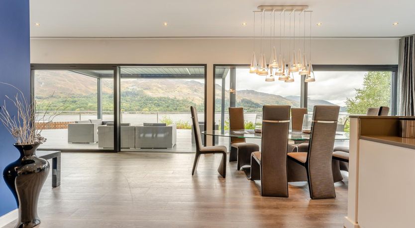 Photo of 5 Bed in St. Fillans