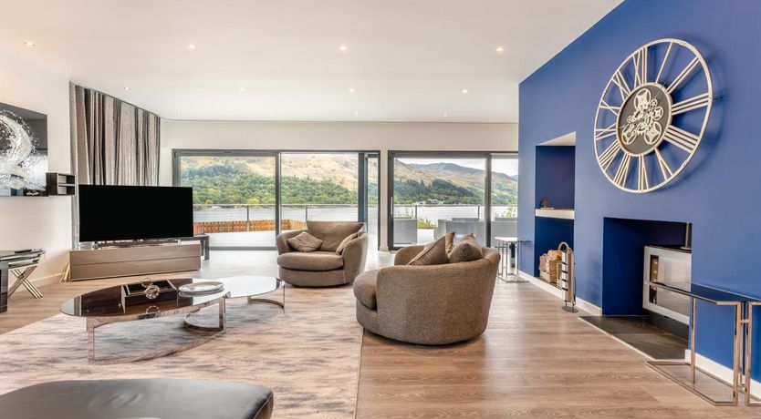 Photo of 5 Bed in St. Fillans