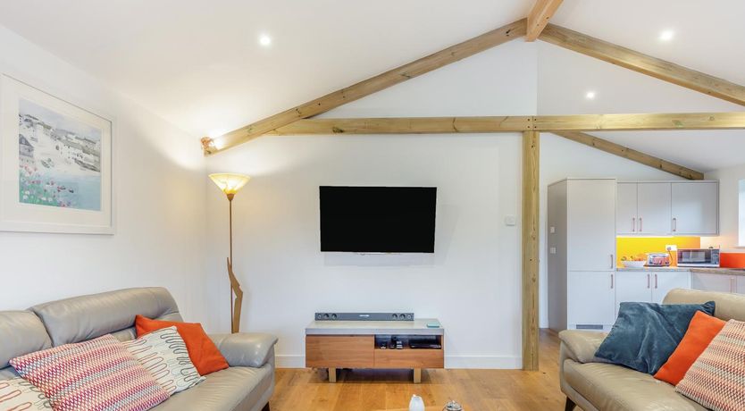 Photo of 3 Bed in Winnards Perch