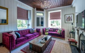 Photo of 5 Bed in Llanbedr