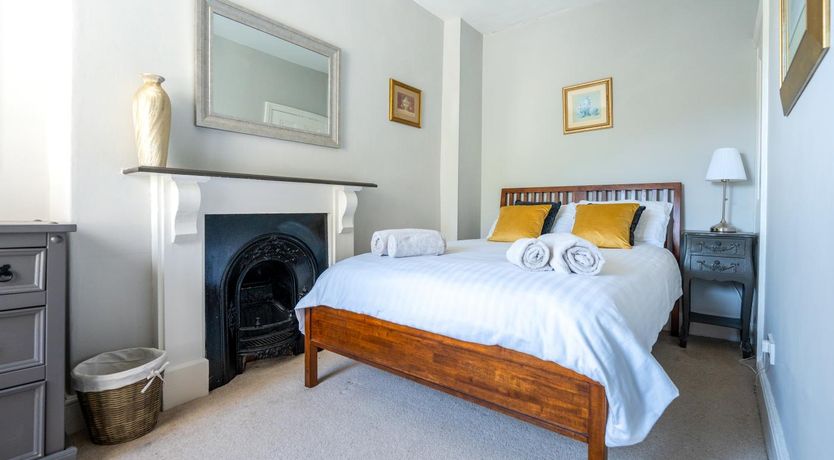 Photo of 5 Bed in Llanbedr